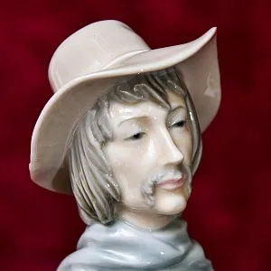 Редкость!!! Коллекционная Фарфоровая Статуэтка «Бродячий музыкант. Скрипач», Lladro Испания - 1974 год.