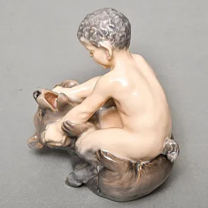 Коллекционная Фарфоровая статуэтка «Фавн с медведем», Royal Copenhagen Дания - 1968 год. 