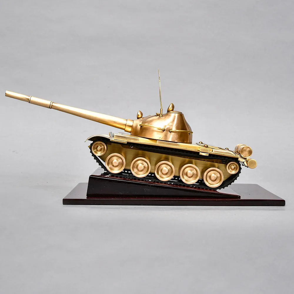 Редкость! Памятный Подарок - Большая Кабинетная модель «Танк Т-55» Латунь, СССР - 1970 год.