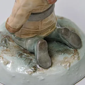 Авторская Коллекционная Фарфоровая Статуэтка «Юный Охотник», Дулёво Россия. 