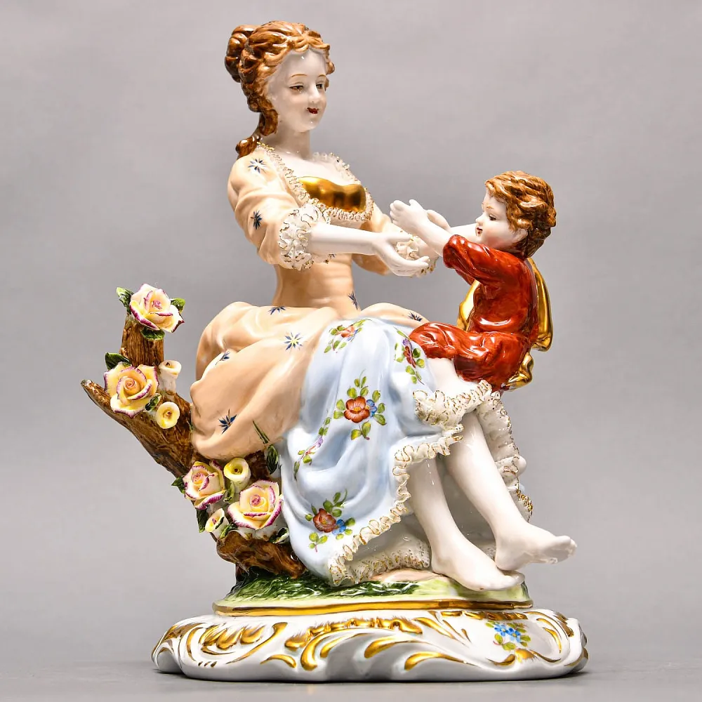 Коллекционная Фарфоровая Статуэтка «Материнство. Мать и Дитя», SANDIZELL PORCELAIN Германия.