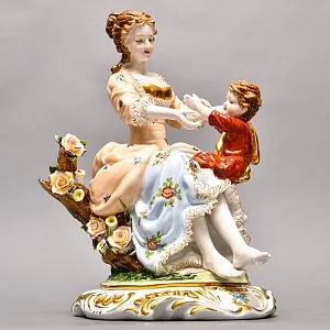 Коллекционная Фарфоровая Статуэтка «Материнство. Мать и Дитя», SANDIZELL PORCELAIN Германия.