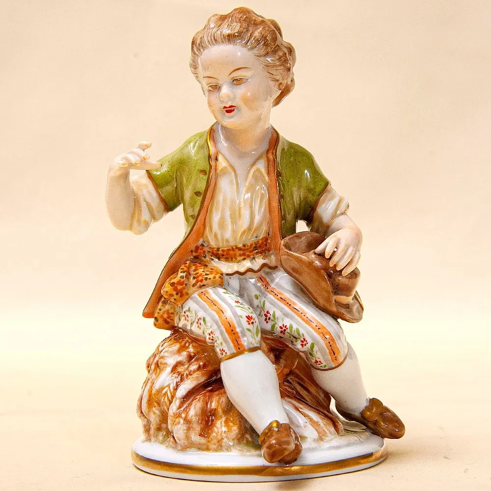 Редкая! Коллекционная фарфоровая статуэтка «МАЛЬЧИК СО ШЛЯПОЙ», Unterweissbach Германия.