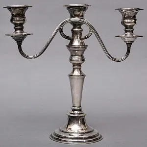 Канделябр - Подсвечник на Три Свечи, Н -29 см. Silverplate, Elkington's & Co. Англия, начало ХХ века.