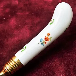 Открывалка для бутылок с фарфоровой ручкой «BLUMEN», MEISSEN / МЕЙСЕН Германия, 50-е гг.