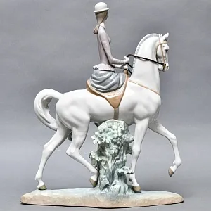 Коллекционная Фарфоровая статуэтка «Прекрасная наездница», Lladro Испания, 1984 - 1989 годы.