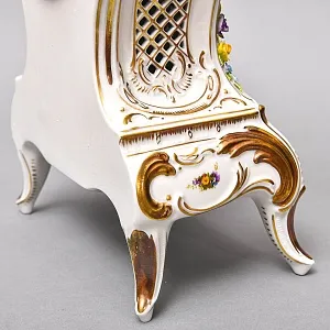 Большие Каминные Механические Фарфоровые Часы с боем «Букет из Роз», Franz Hermle & Sohn Германия 50 гг.