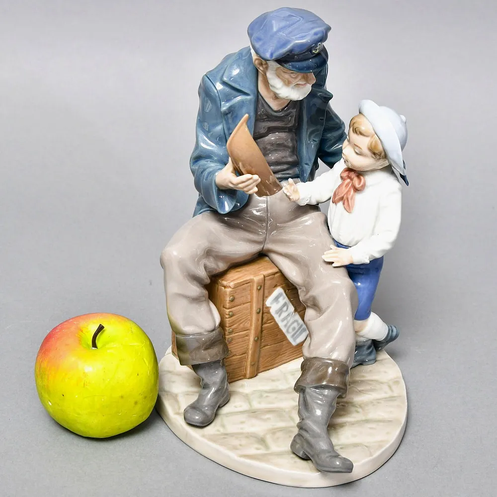 Коллекционная Фарфоровая статуэтка «Старый моряк и мальчик», Lladro Испания, 1984 - 2002 годы. 