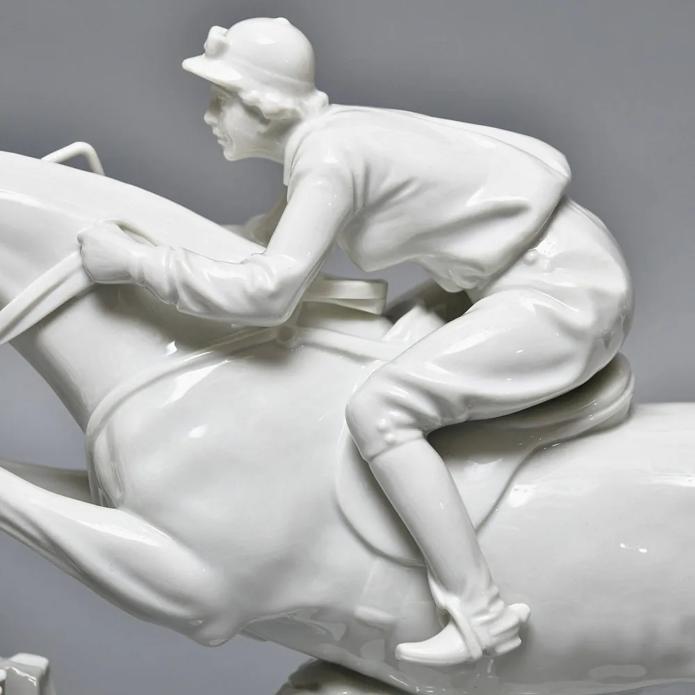 Коллекционная Фарфоровая статуэтка «Наездница. Женский Конкур», ROSENTHAL Германия, 1938 - 1948 годы.