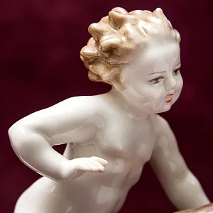 Редкая Фарфоровая Статуэтка «Путти с Олененком», Hutschenreuther,  Германия -1948 год.