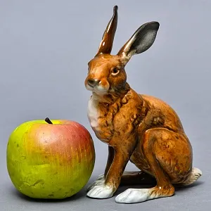 Коллекционная Фарфоровая статуэтка «ЗАЯЦ - РУСАК», Goebel Германия, конец ХХ века.