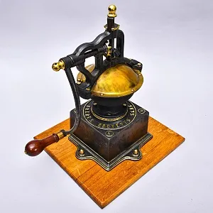 Большая Антикварная Чугунная Ручная Механическая Кофемолка - Мельница PEUGEOT, Франция начало ХХ века.
