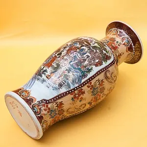 Ваза «ПРОГУЛКИ В САДУ» технике Мориаж Н-36 см., Фарфор, Китай, 70 -е годы ХХ века.