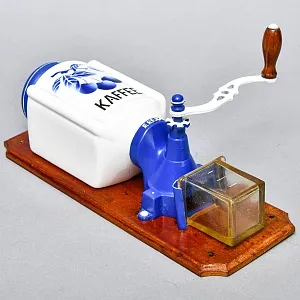 Старинная Настенная Ручная Механическая Кофемолка EREKA, Германия 50-е гг. ХХ века.