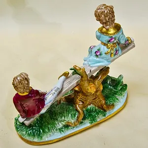 Коллекционная Фарфоровая Статуэтка «Дети на Качелях», Германия, вторая половина ХХ века.