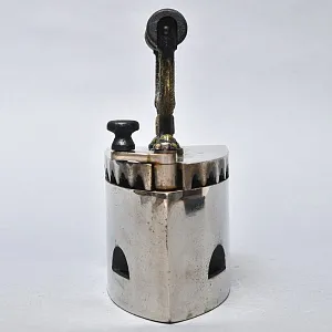 Старинный Никелированный Угольный Чугунный Утюг Германия начало ХХ века.