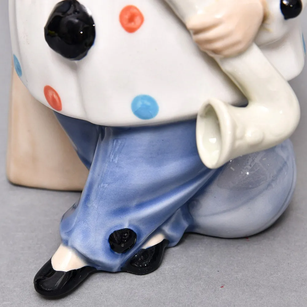 Фарфоровая статуэтка «Клоун с cаксофоном», TENGRA Испания, вторая половина ХХ века.