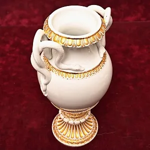 Коллекционная Фарфоровая Ваза MEISSEN с ручками в виде змей, Германия - первая половина ХХ века.