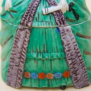 Редкость!!! Фарфоровая Шкатулка - Статуэтка «Дама в зеленом платье». SITZENDORF Германия