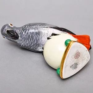 Антикварная Фарфоровая статуэтка «Попугай Жако на шаре», Германия - начало ХХ века.