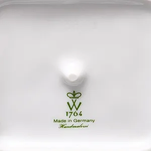 Коллекционная Фарфоровая статуэтка «Девушка в розовом платье», WALLENDORF Германия.