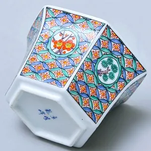 Фарфоровый Чайный сервиз на 4 персоны «Японский символизм», Япония - конец ХХ века.