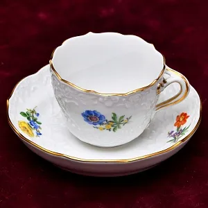 Коллекционая Кофейная пара «Цветочная россыпь», Фарфор MEISSEN Германия, первая половина ХХ века.