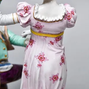 Антикварная статуэтка «Дама с кавалером. Приглашение на танец», Фарфор Muller & Co, Германия, 1907 - 1949 гг. 