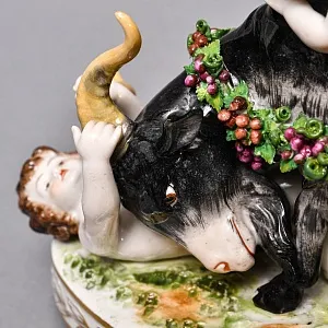  Антикварная Фарфоровая статуэтка «Три путти, играющие с козлом», Ludwigsburg Германия, 1919 - 1927 гг.