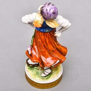 Коллекционная Фарфоровая Статуэтка «Девочка - танцовщица в оранжевом шарфике», VOLKSTEDT Германия -50 гг.