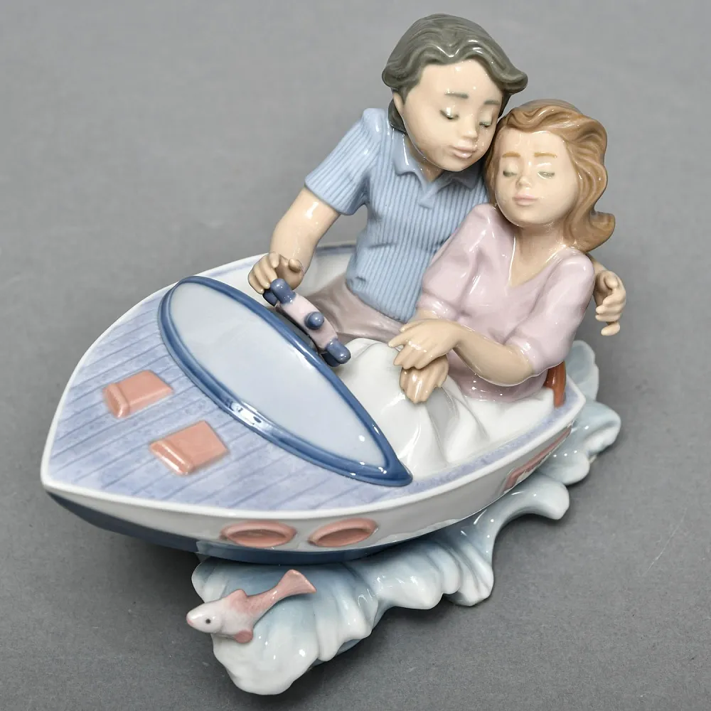 Коллекционная Фарфоровая статуэтка «Двое в лодке», Lladro Испания - 1992 год.
