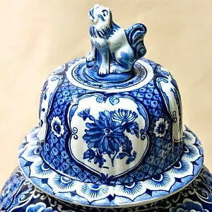 Фарфоровый Вазон - Ваза с крышкой «Цветочная симфония» DELFTs, Голландия середина ХХ века.