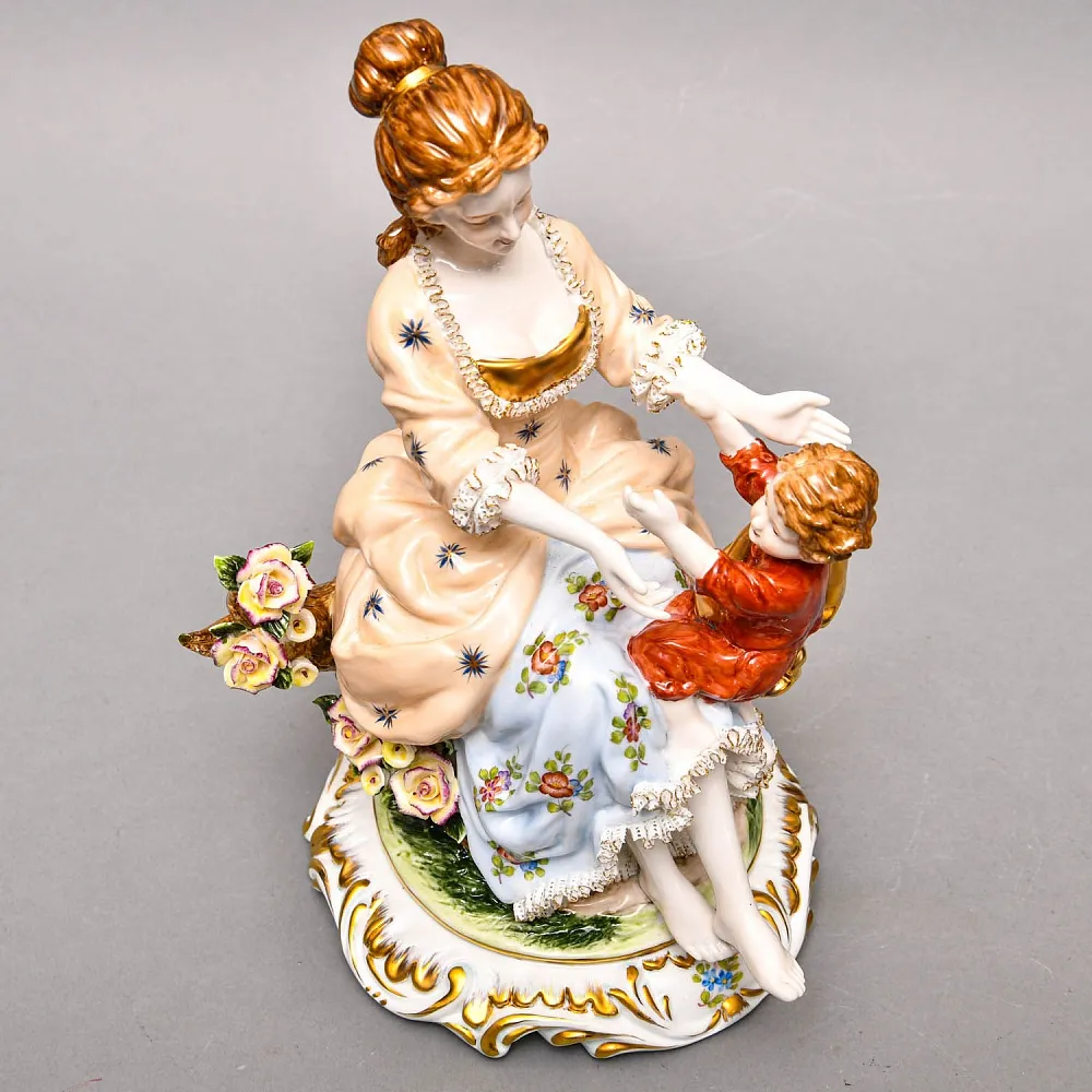 Коллекционная Фарфоровая Статуэтка «Материнство. Мать и Дитя», SANDIZELL PORCELAIN Германия.