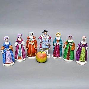Полная Коллекционная серия Фарфоровых статуэток «Генрих VIII и его шесть жен», Sitzendorf Германия.