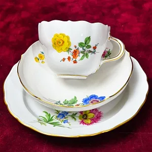 Чайная Винтажная пара + Тарелка (Тройка) серии BLUME Фарфор MEISSEN / МЕЙСЕН Германия.
