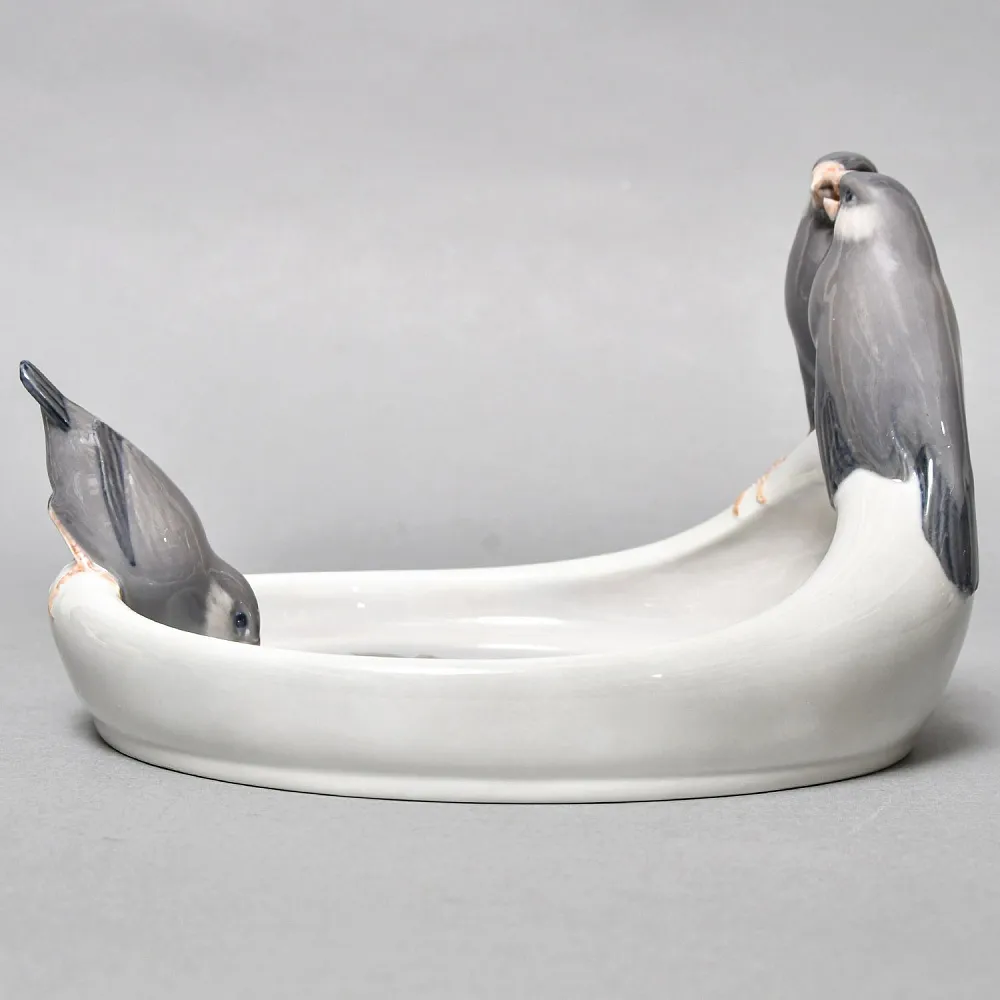 Фарфоровая тарелочка - блюдце - мелочевница «ТРИ ПТИЦЫ», Royal Copenhagen Дания, 1969 - 1973 годы. 