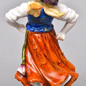 Коллекционная Фарфоровая Статуэтка «Девочка - танцовщица в оранжевом шарфике», VOLKSTEDT Германия -50 гг.