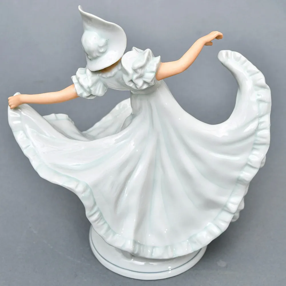  Коллекционная Фарфоровая статуэтка «Танцовщица в пышном платье», Schau Bach Kunst Германия.