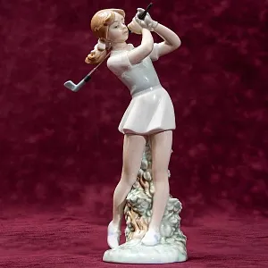 Редкая! Коллекционная Фарфоровая статуэтка «Гольфистка», NAO by Lladro, Daisa, Испания -1985 год.