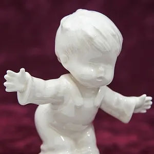 Коллекционная Статуэтка «SOAP» - «МЫЛО» Фарфор, Goebel, Германия, 80 -е годы ХХ века.