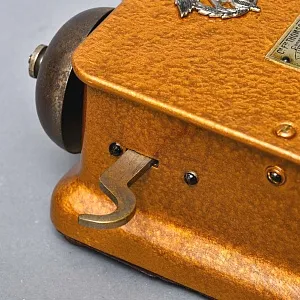 Старинныйй Настенный Телефонный аппарат - Телефон «Thomson-Houston», Париж Франция -1930 год. 