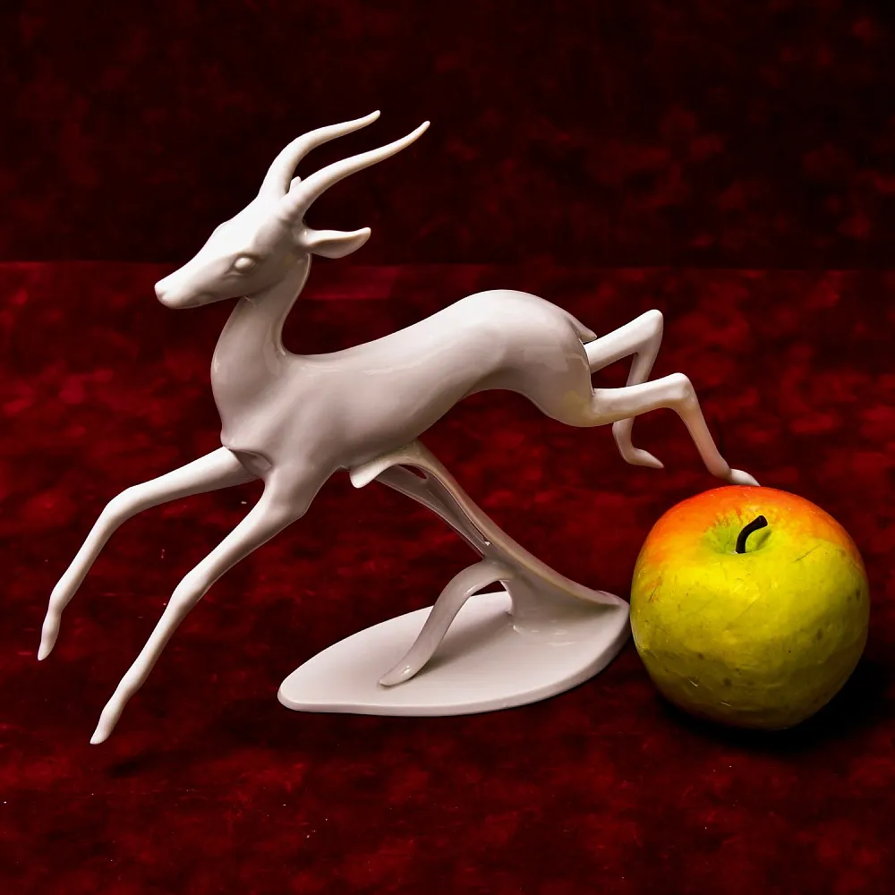 Редкая!!! Коллекционная Фарфоровая статуэтка «БЕГУЩАЯ ГАЗЕЛЬ», Kaiser Германия - 1970 год.