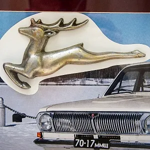 Памятное Подарочное Панно - Картина - Инсталляция «Автомобиль Волга ГАЗ - 24 - СССР». 