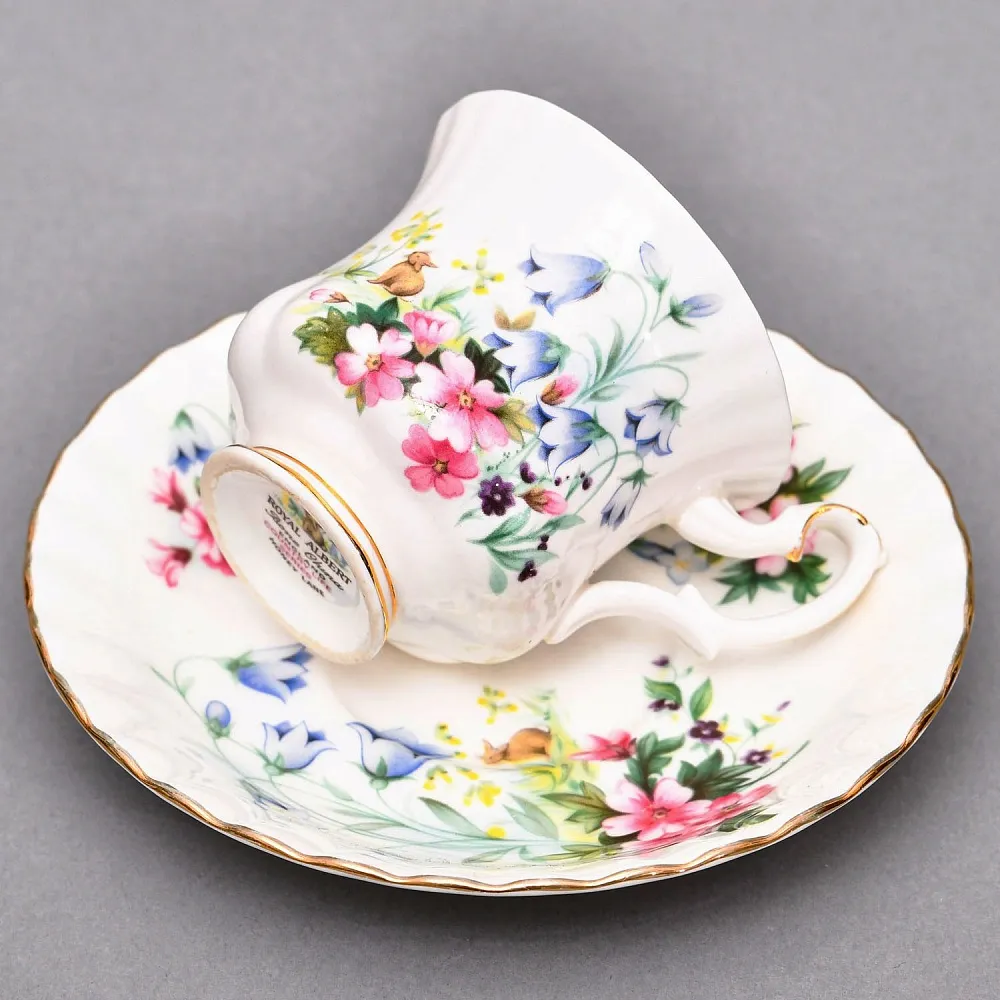Коллекционная Фарфоровая Кофейная пара «Букет с колокольчиками», ROYAL ALBERT Англия.
