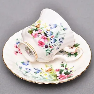 Коллекционная Фарфоровая Кофейная пара «Букет с колокольчиками», ROYAL ALBERT Англия.