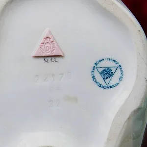 Коллекционная Статуэтка «Дама с Болонкой» Фарфор ROYAL DUX BOHEMIA -1970 год.