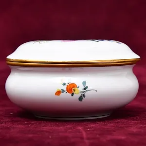 Коллекционная Фарфоровая Шкатулка - Бонбоньерка «MEISSEN Blumen», MEISSEN Германия.