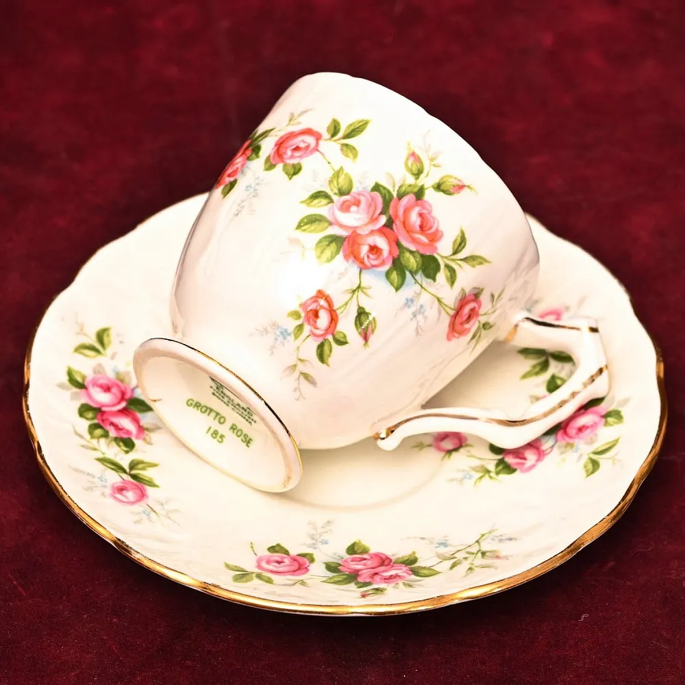 Коллекционная Фарфоровая Кофейная Пара «Розовый куст», Aynsley Англия.