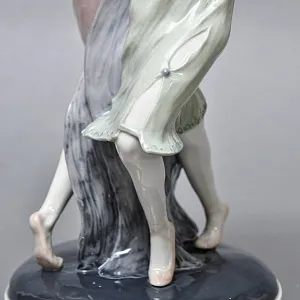 Антикварная Фарфоровая статуэтка «Танцующие девушки», Karl Ens Германия, первая половина ХХ века. 