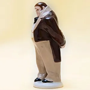 Авторская Фарфоровая статуэтка «Гоголевские персонажи. Собакевич», ЛФЗ СССР, 50-60 гг. 